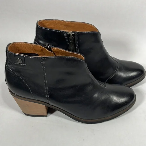 Bussola Ankle Boots - Picture 3 of 11